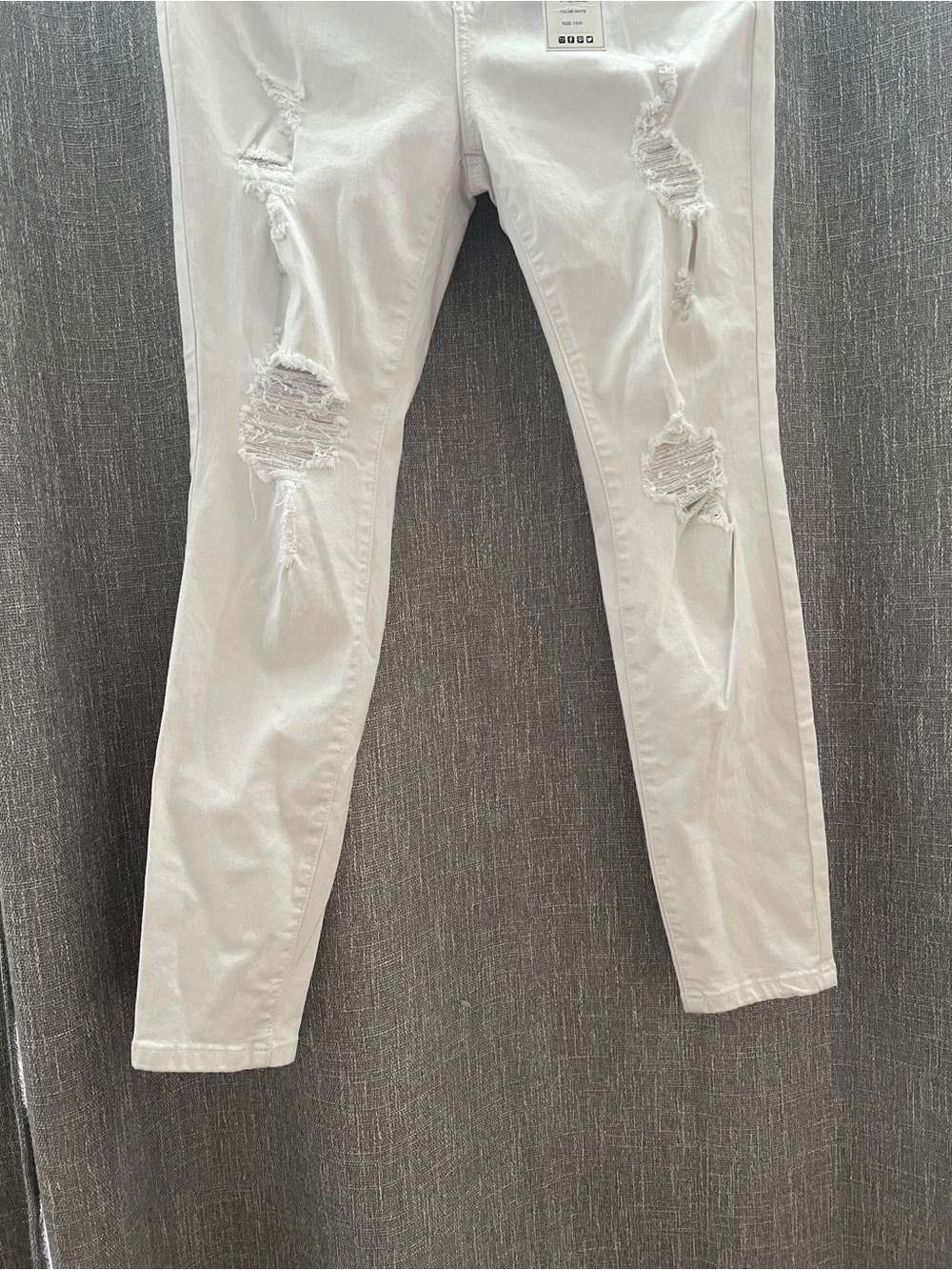 Judy Blue White Distressed Ankle Skinny Jeans